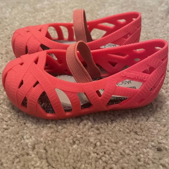 Mini Melissa - Picture 3 of 7